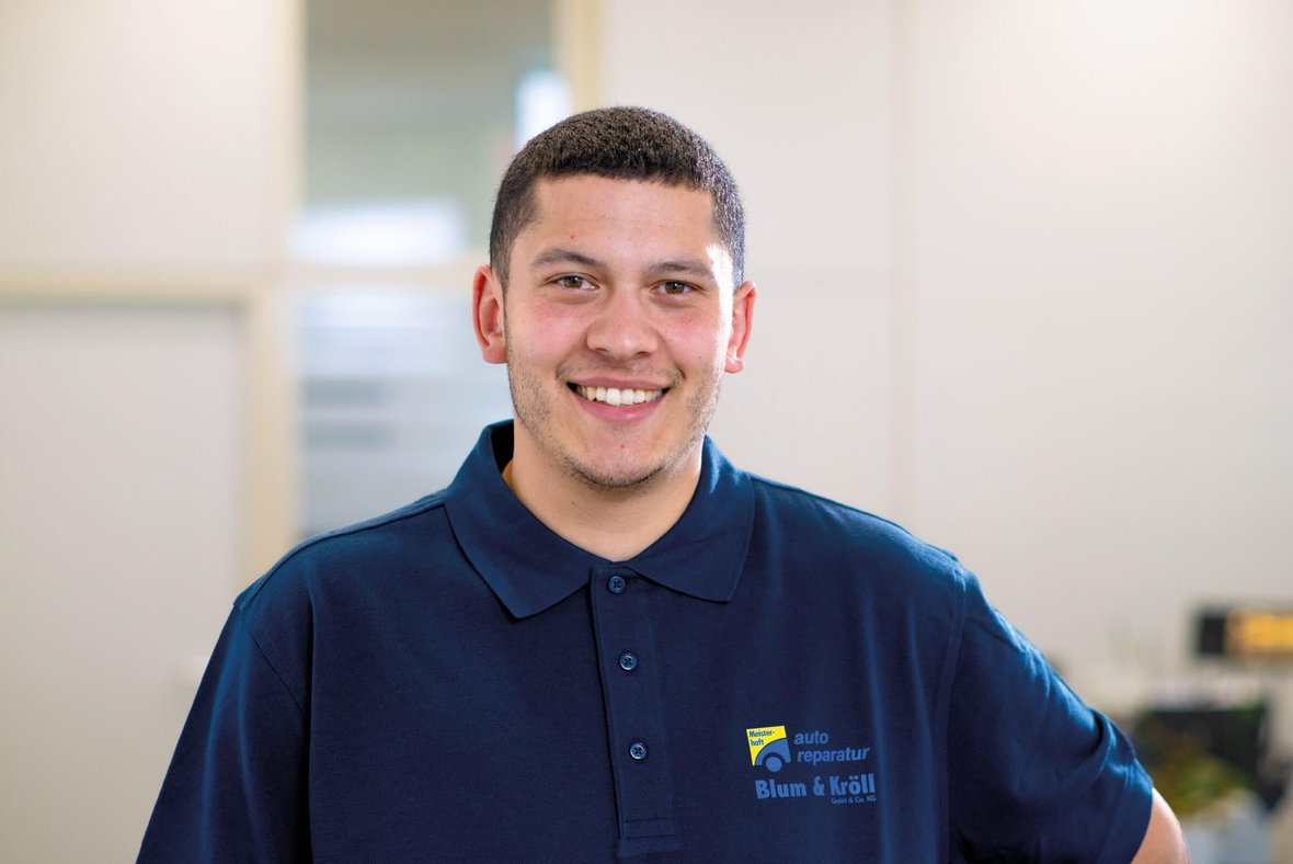 John Greb -Serviceassistent (Auf der Au) bei Autoreparatur Blum & Kröll Porträt: John Greb -Serviceassistent (Auf der Au) bei Autoreparatur Blum & Kröll