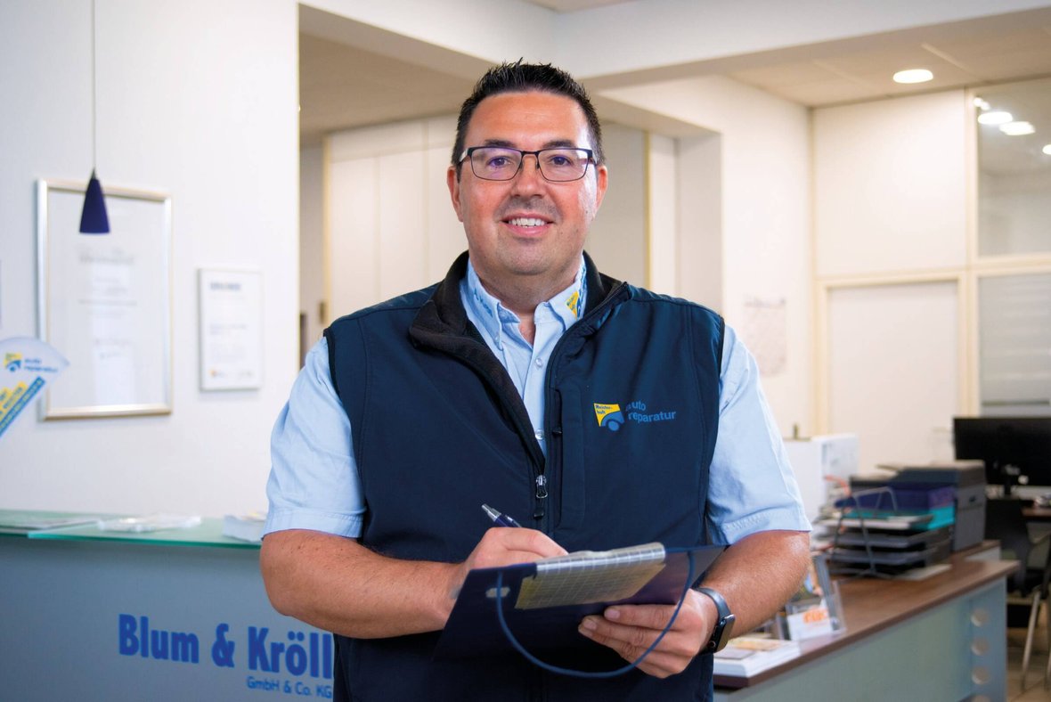 Alexander Kröll - Geschäftsführer bei Autoreparatur Blum & Kröll Porträt: Alexander Kröll - Geschäftsführer bei Autoreparatur Blum & Kröll