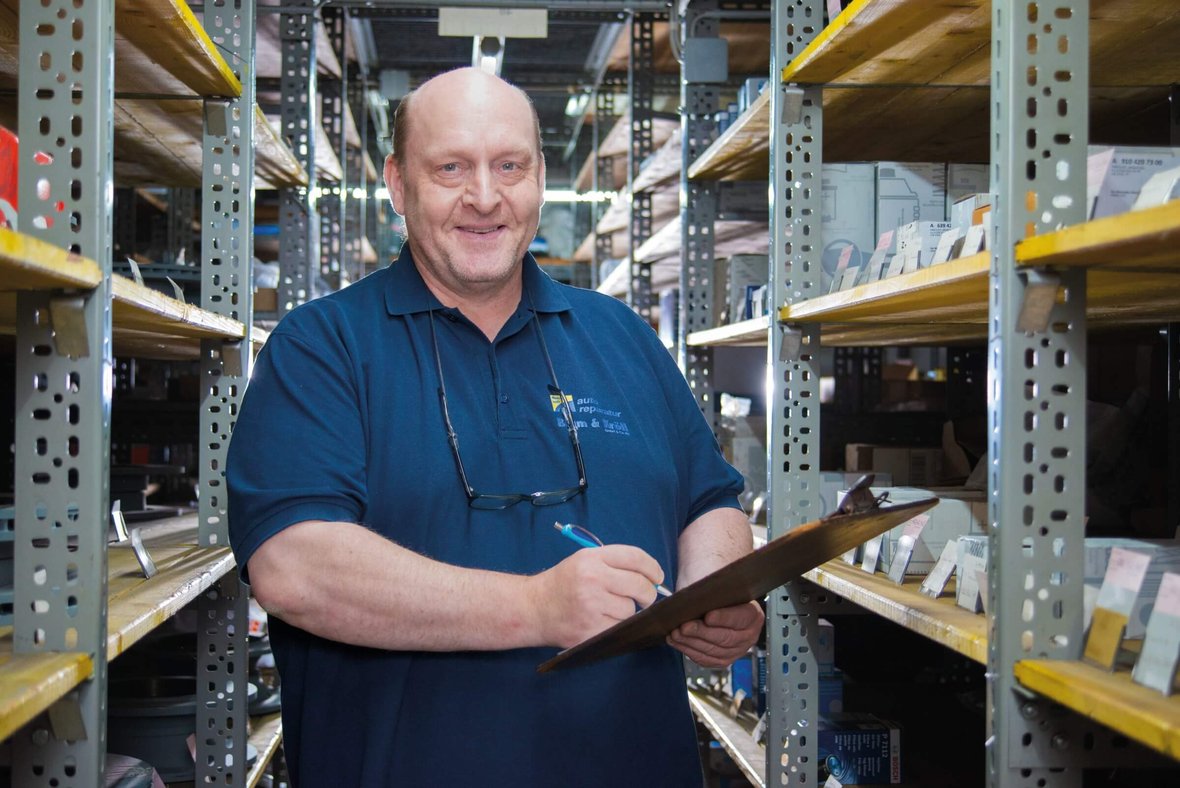Thomas Reiter – Lagerist (Taubenweg) bei Autoreparatur Blum & Kröll Porträt - Thomas Reiter – Lagerist (Taubenweg) bei Autoreparatur Blum & Kröll